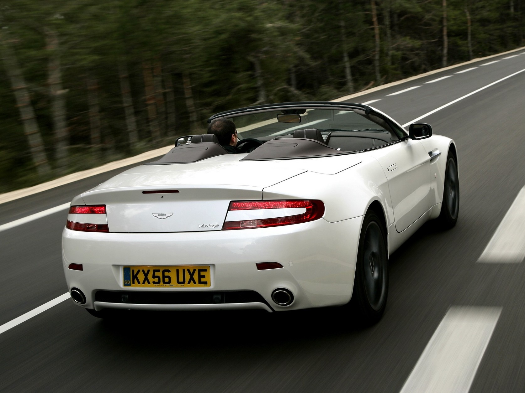 Aston Martin Vantage Roadster V8 Vantage Roadster (Automatic)